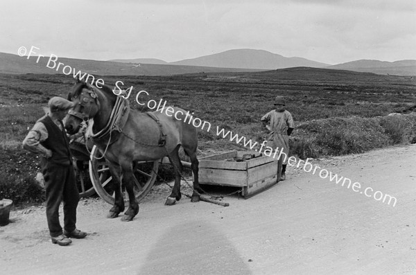 TURF SHED AT FOOT OF SLIEVE SNAGHT